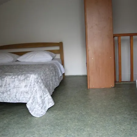 Robinson House Ana Pašman